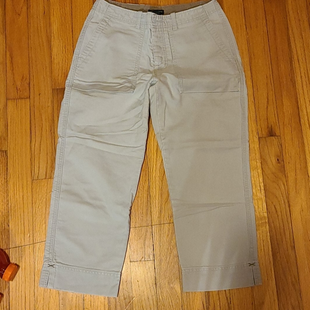 American Eagle size 2 capris